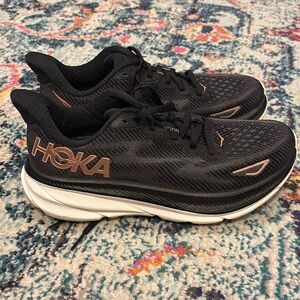 Hoka Clifton 9